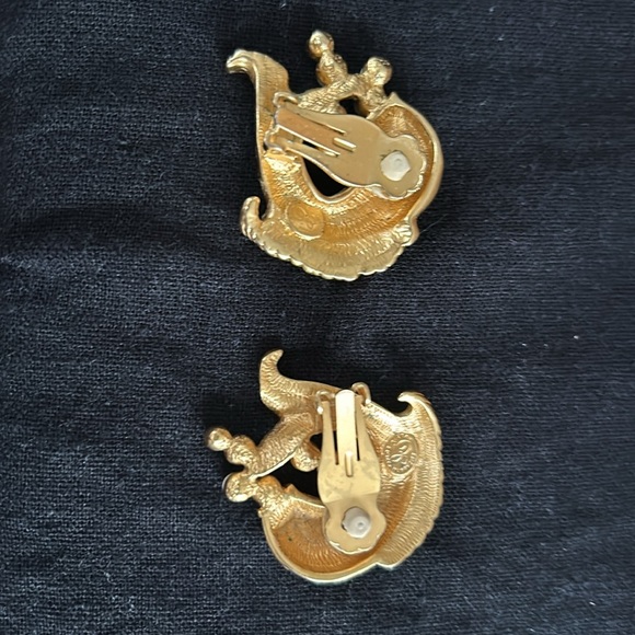 Chameau Et Chameau for Avon Vintage Elizabeth Taylor Fish Earrings. - Picture 4 of 5